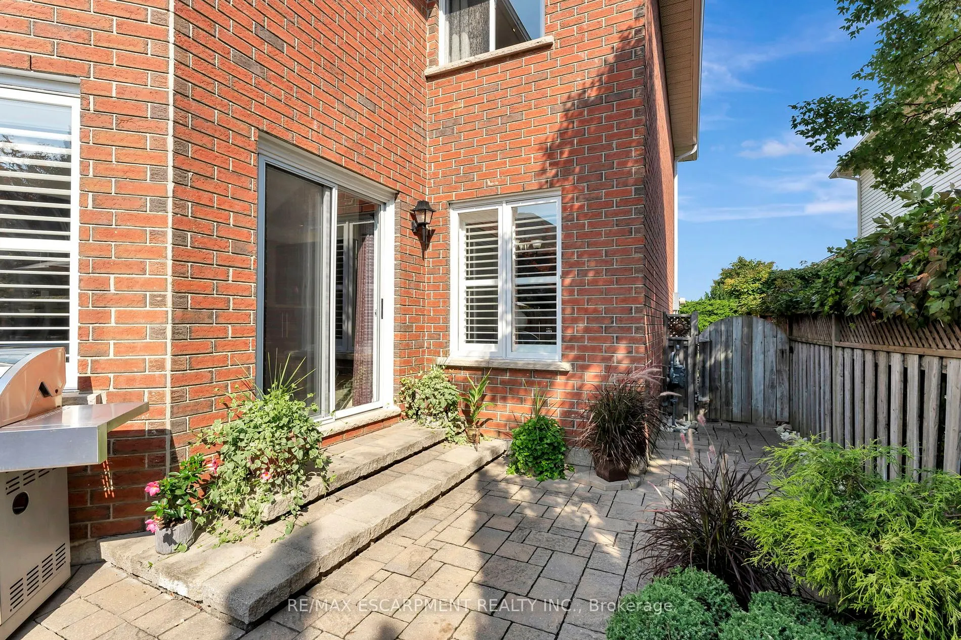 19 Falconridge Dr