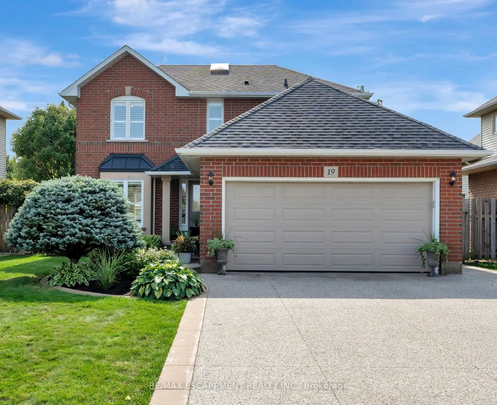 19 Falconridge Dr