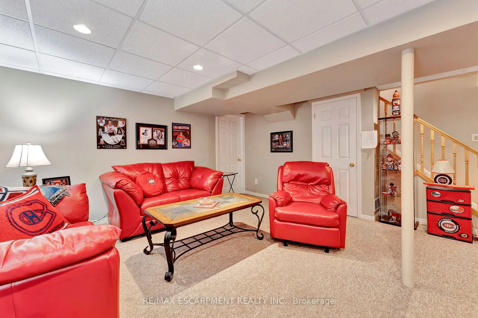 19 Falconridge Dr