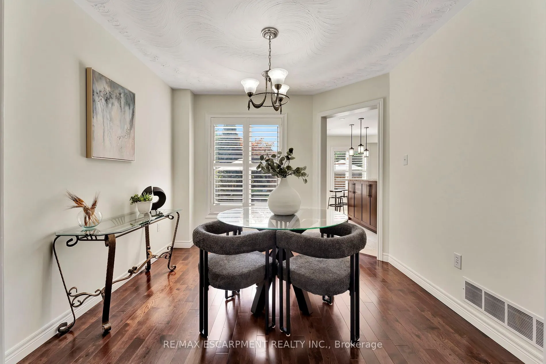 19 Falconridge Dr