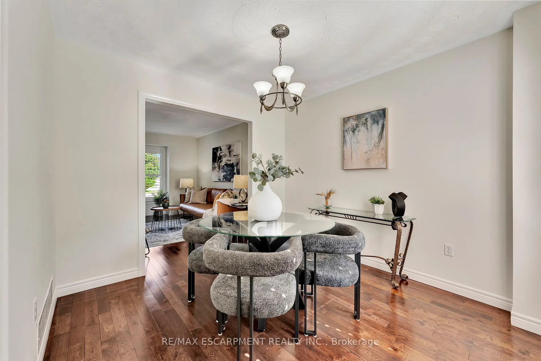 19 Falconridge Dr
