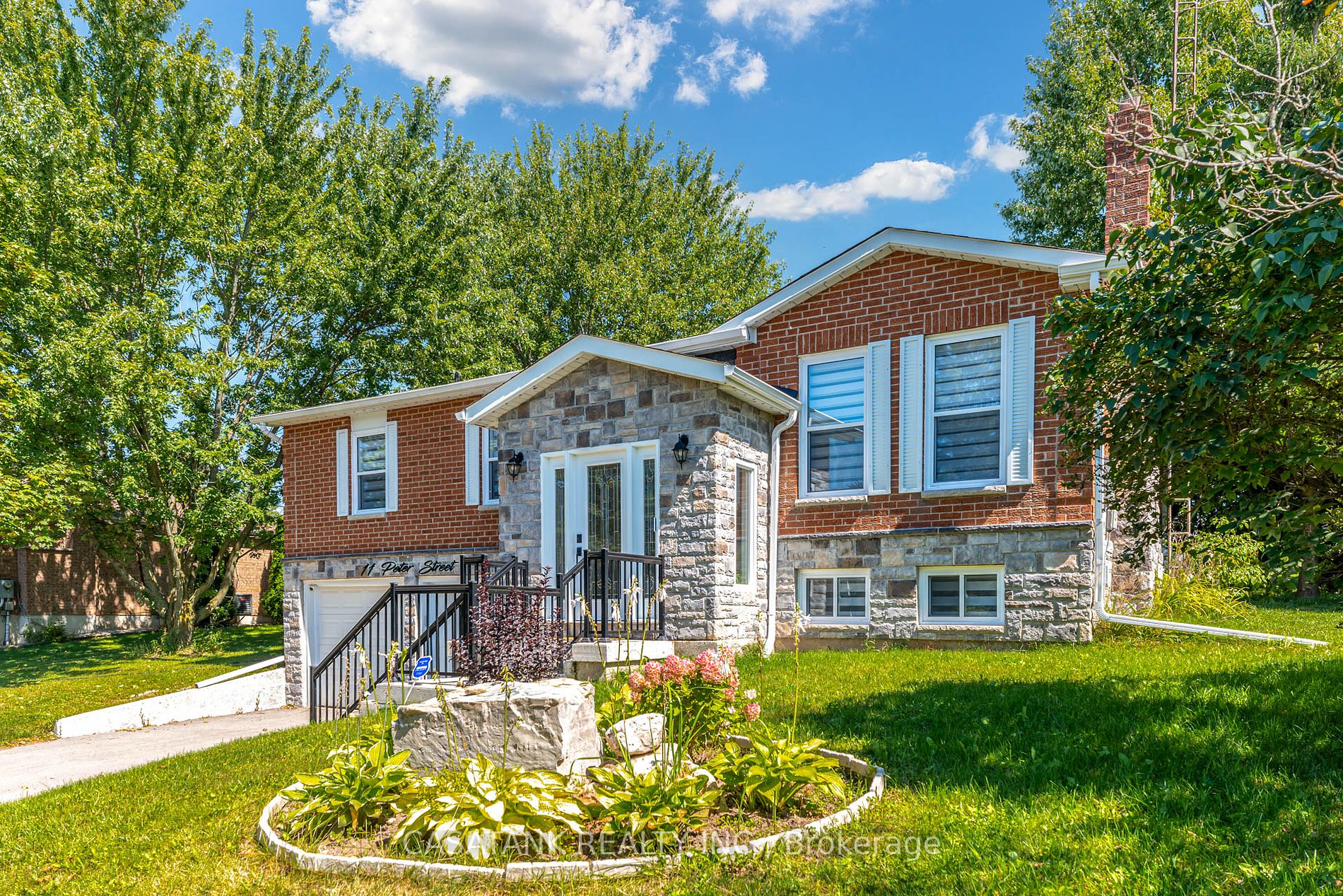 11 Peter St