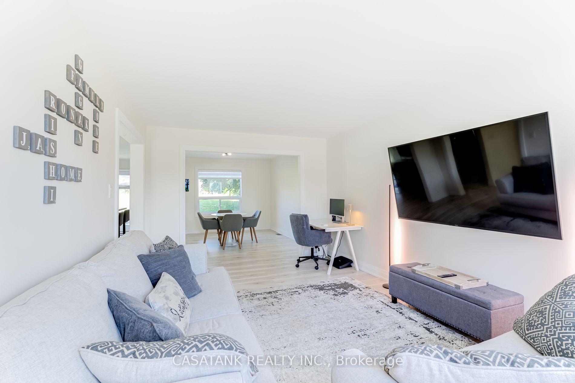 11 Peter St