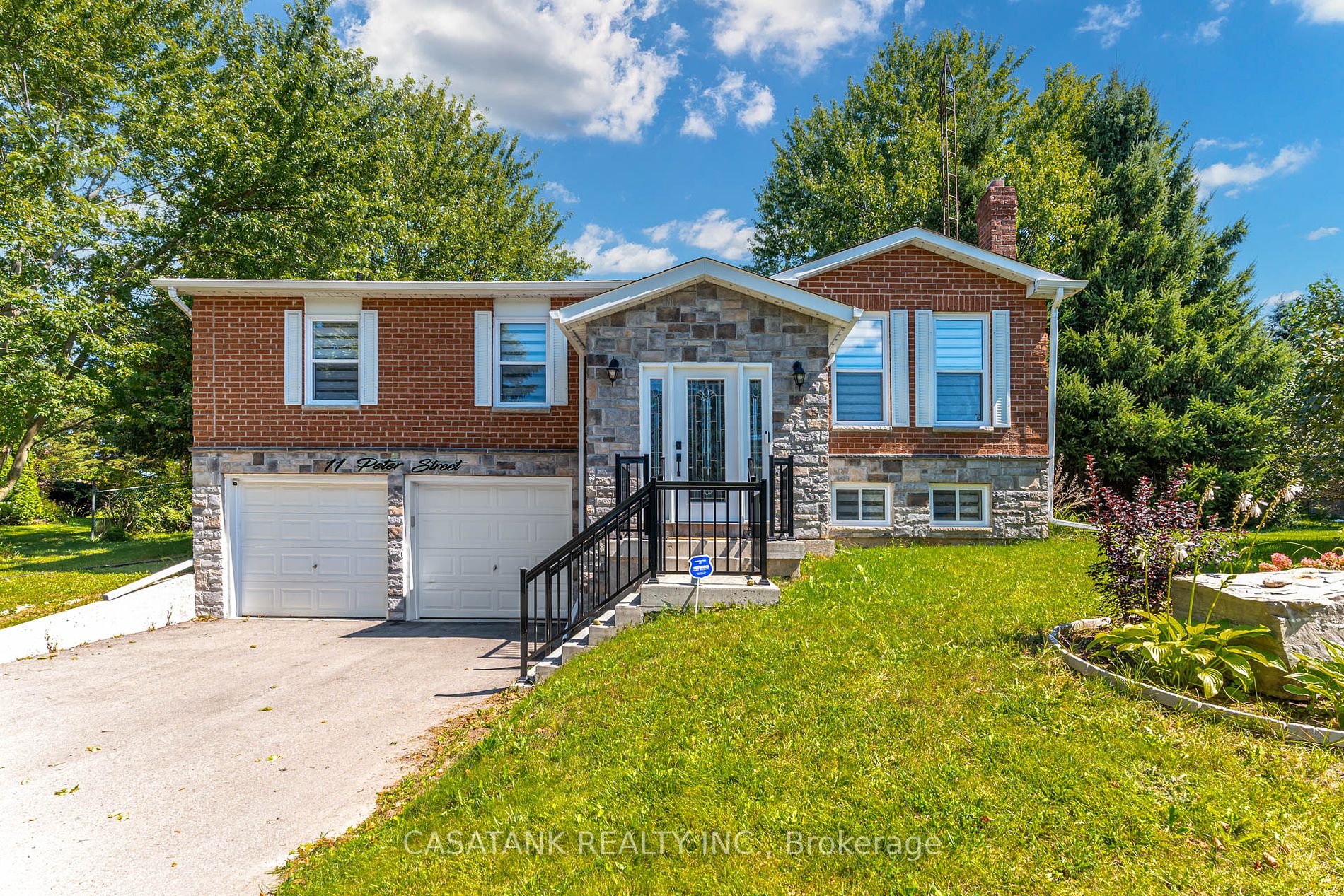 11 Peter St