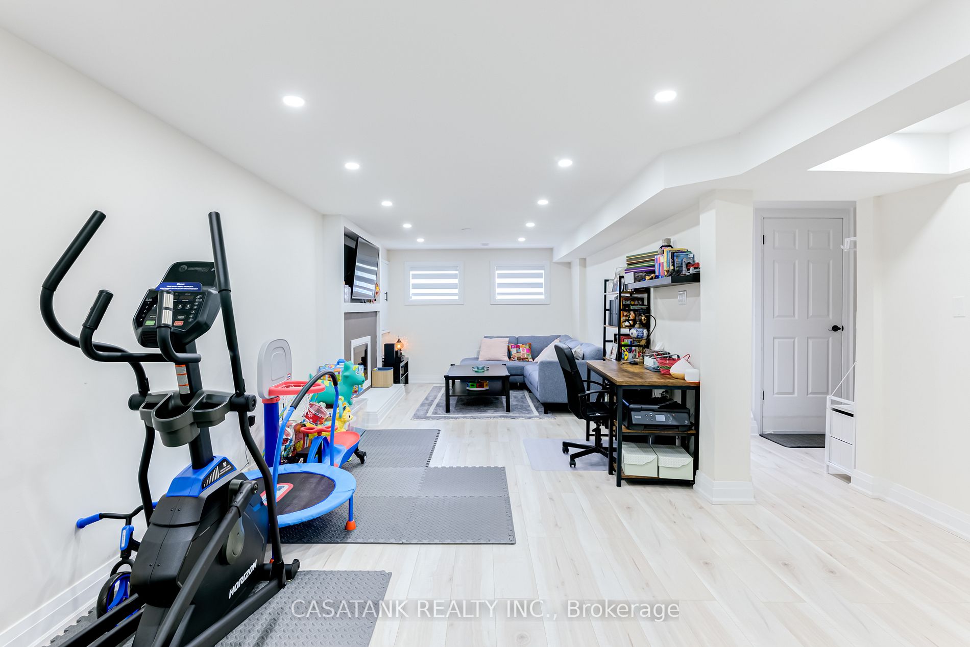 11 Peter St