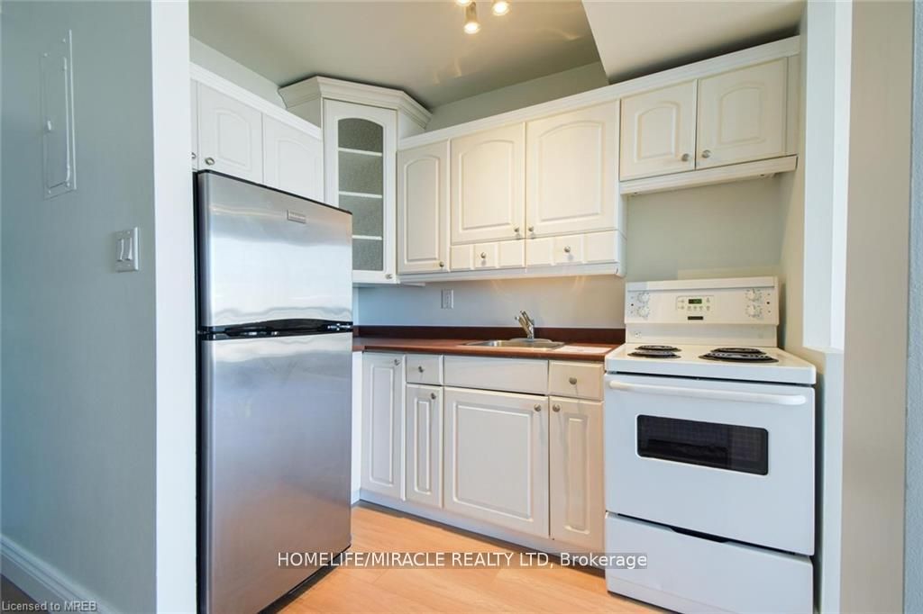 150 Charlton Ave E, #2303
