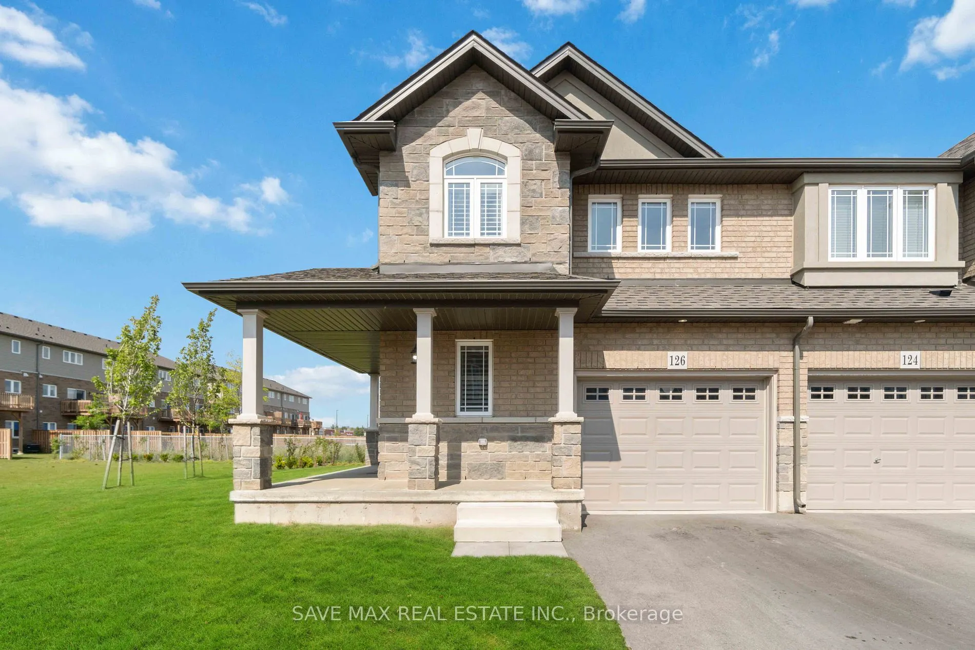 126 Laguna Village Cres