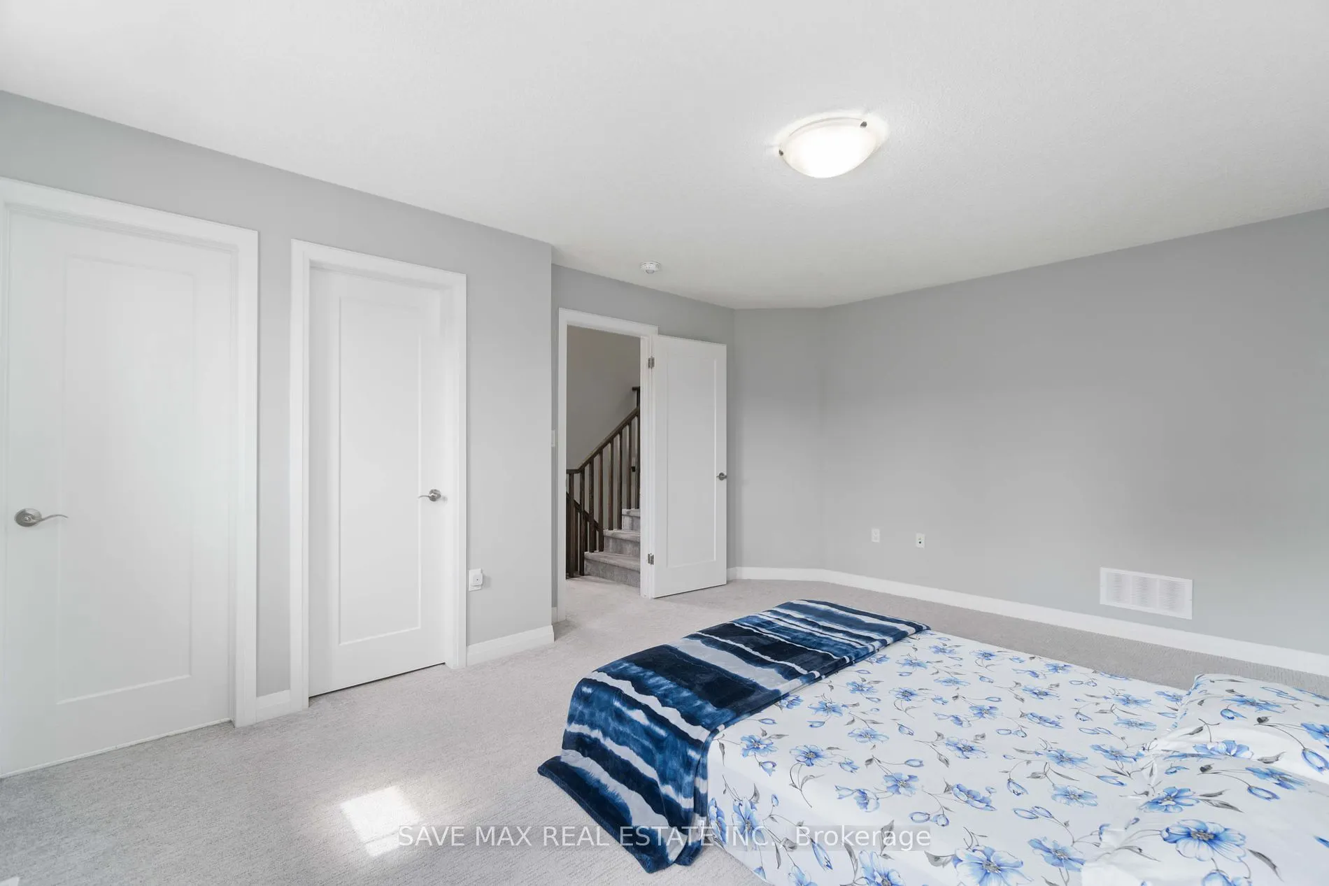 126 Laguna Village Cres