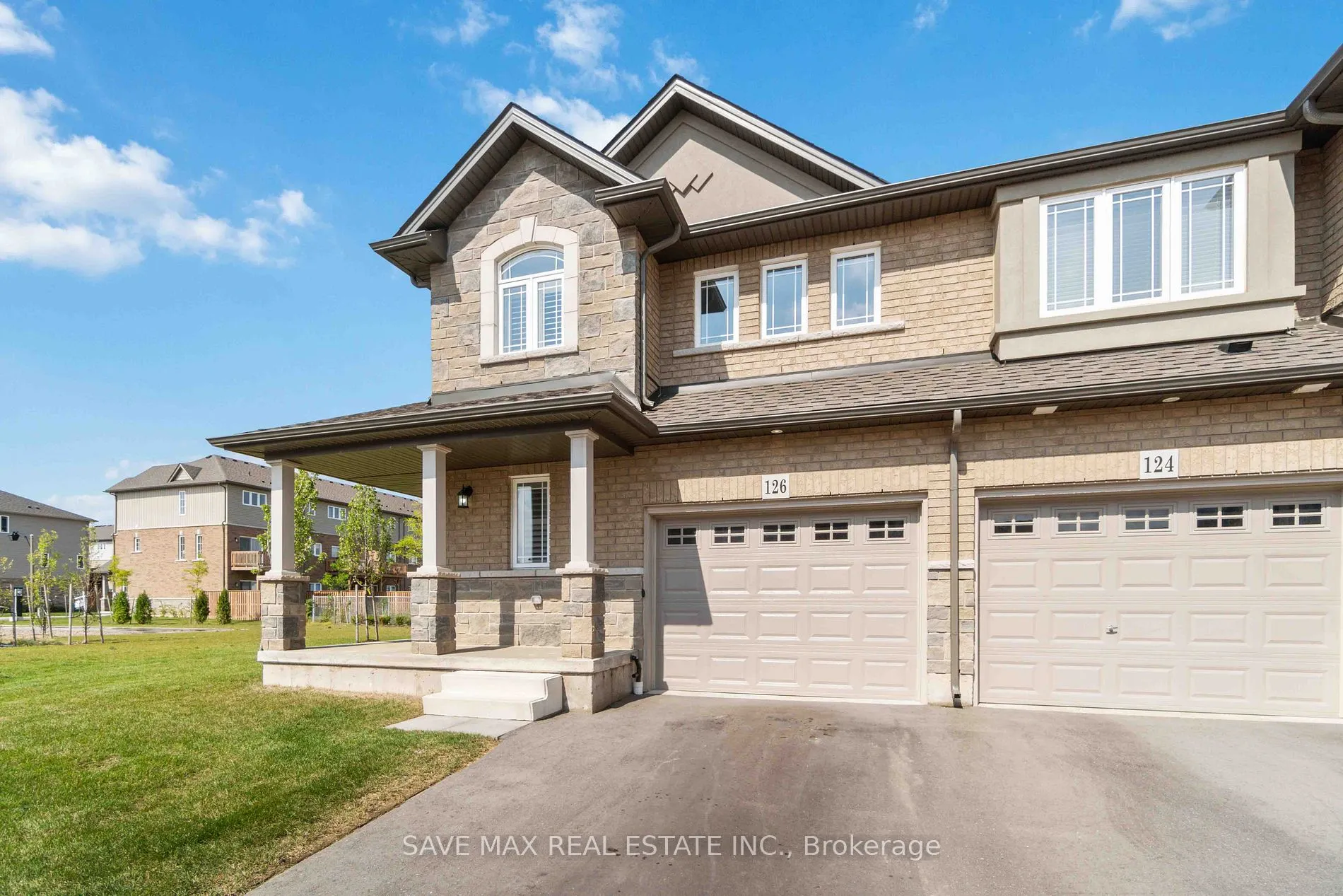 126 Laguna Village Cres
