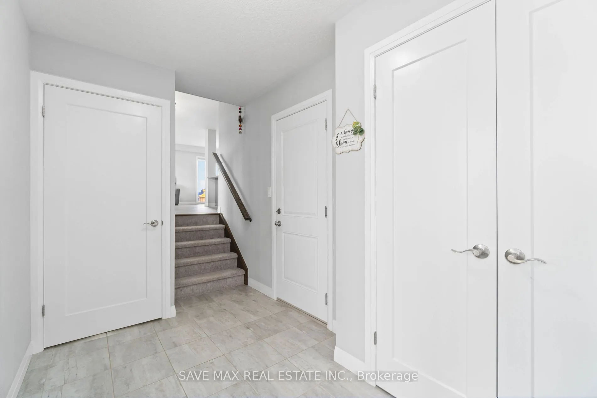 126 Laguna Village Cres