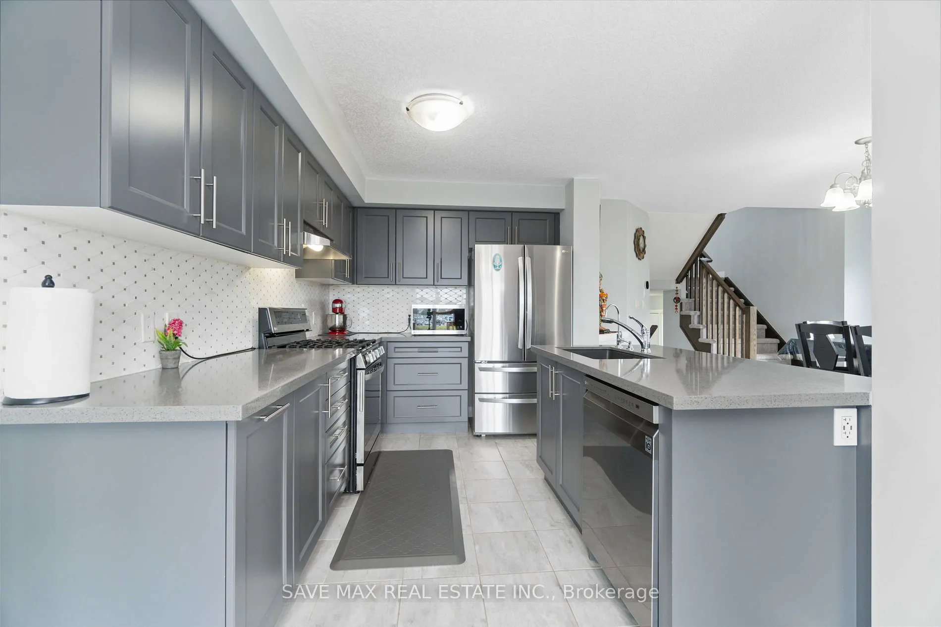 126 Laguna Village Cres