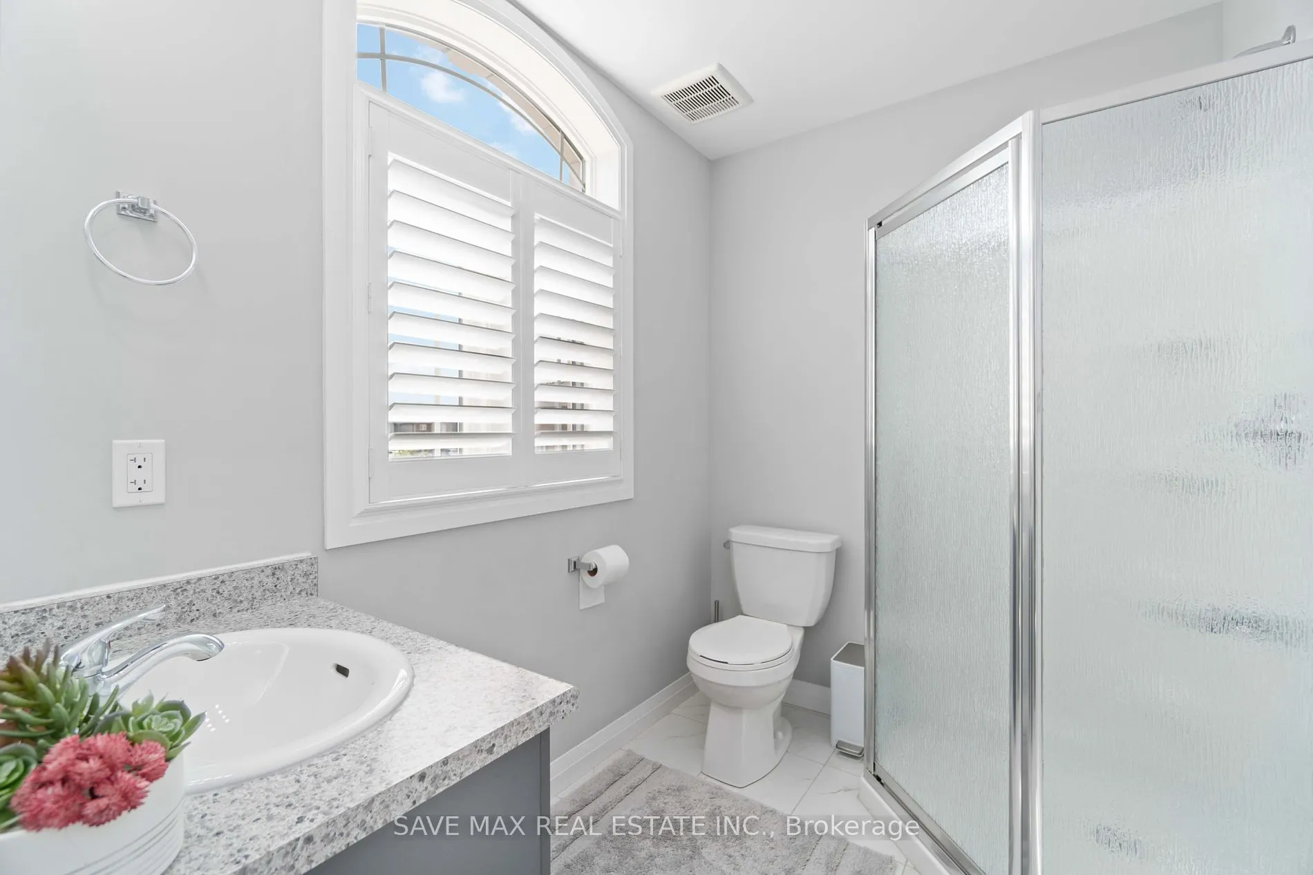 126 Laguna Village Cres
