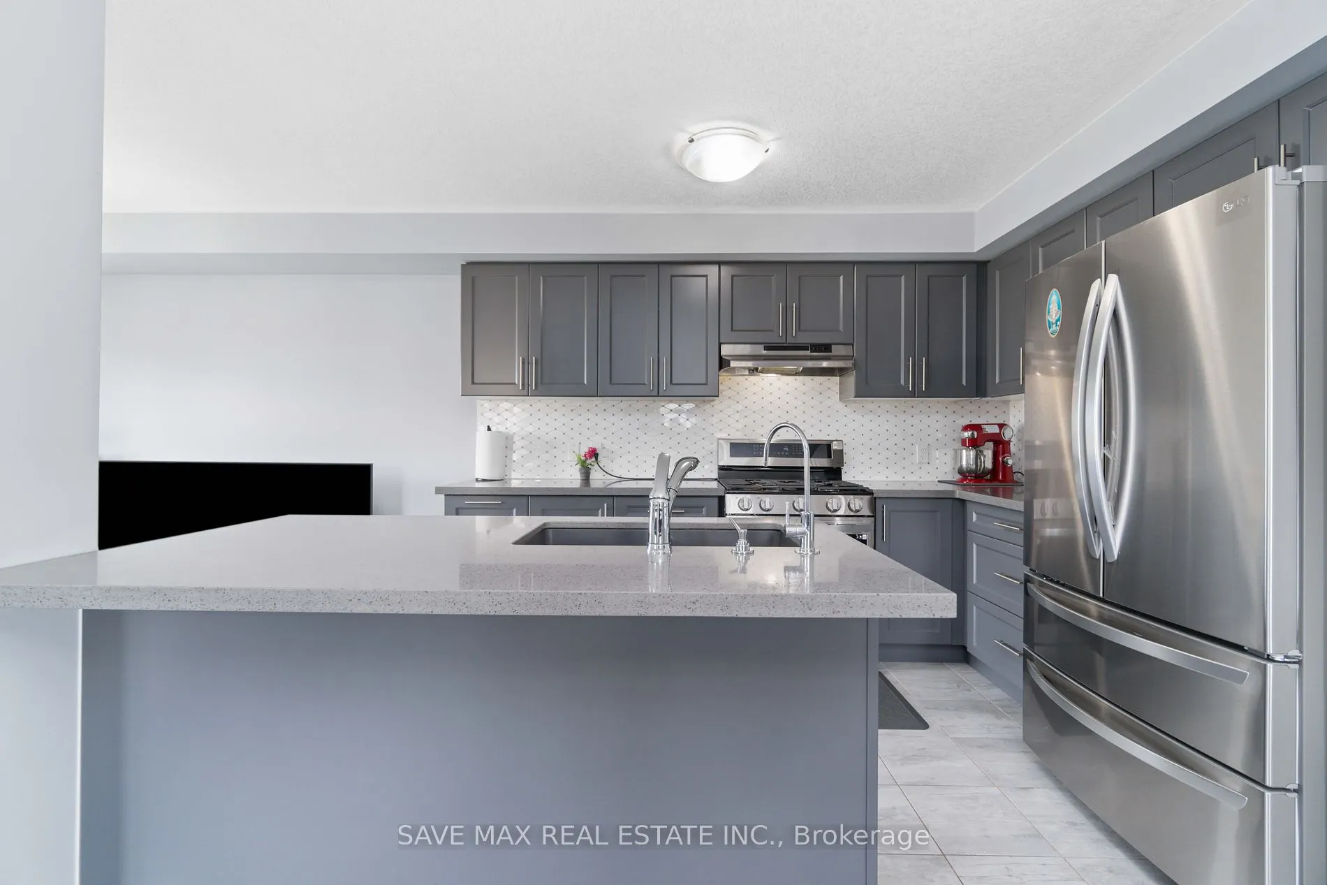 126 Laguna Village Cres