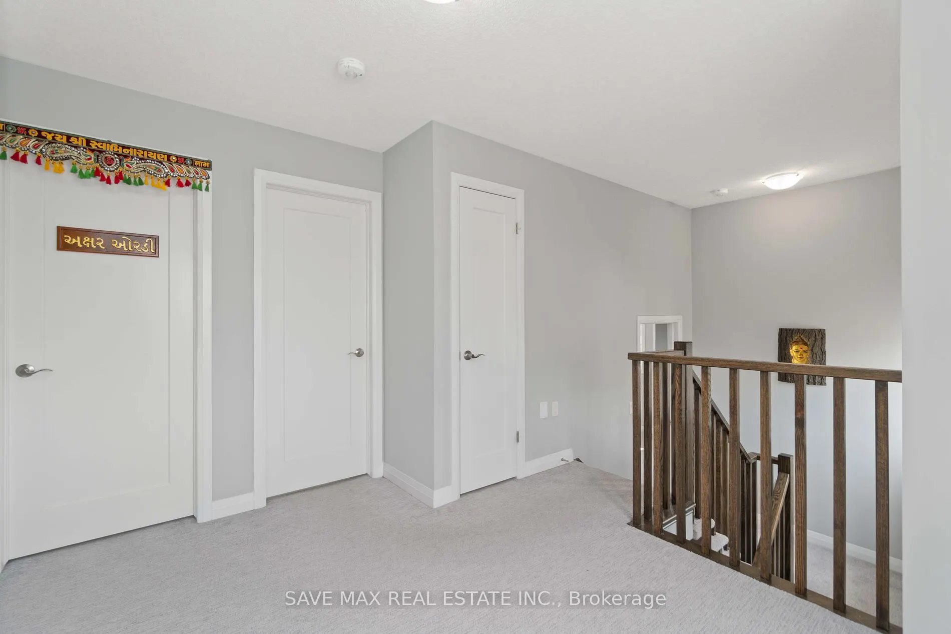 126 Laguna Village Cres