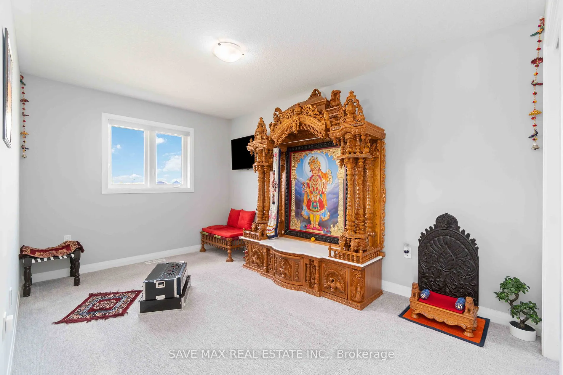 126 Laguna Village Cres