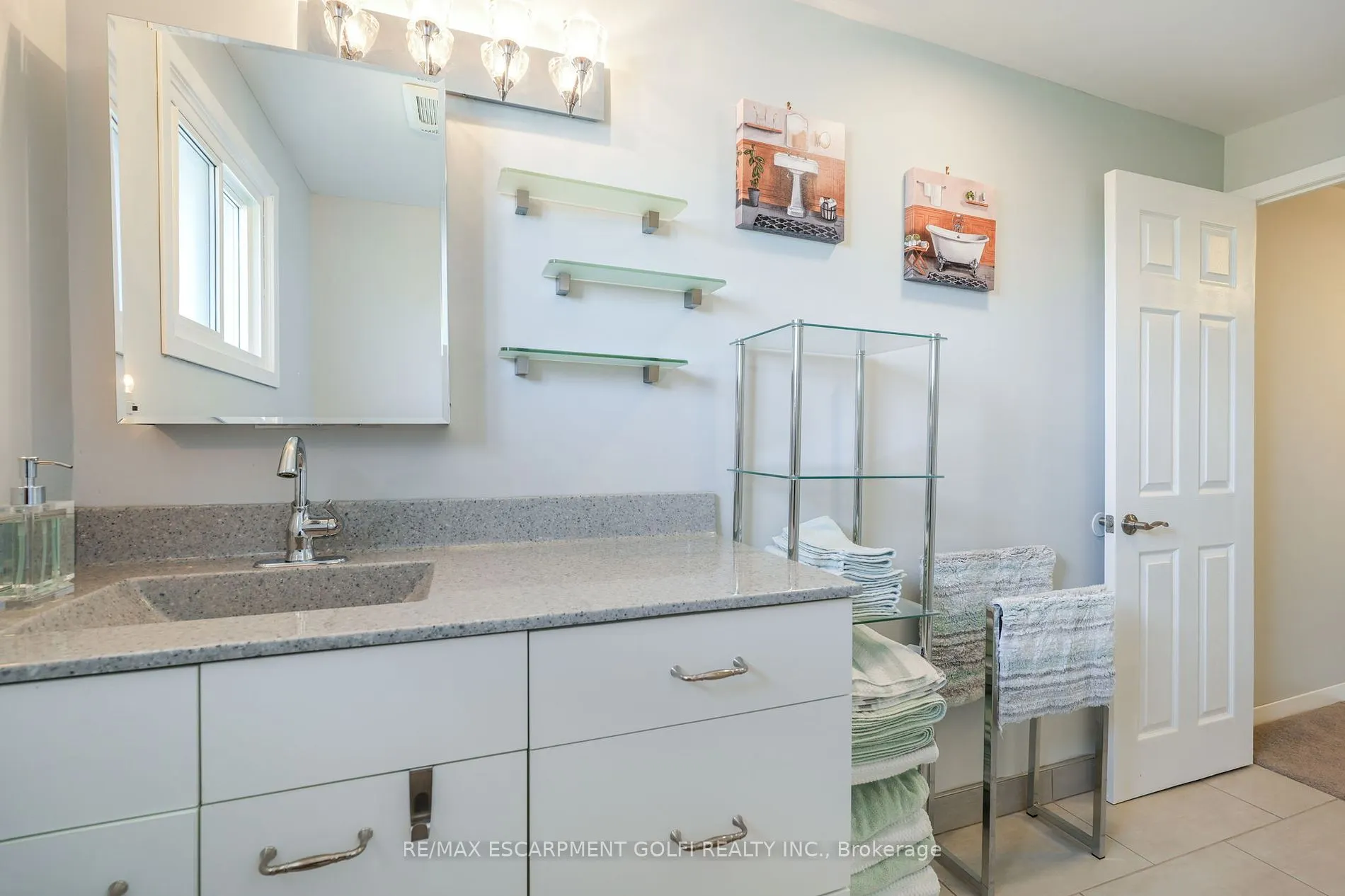 202 LAVINA Cres, #10