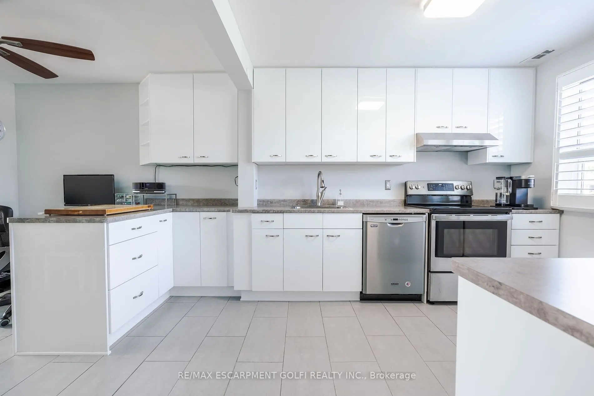 202 LAVINA Cres, #10