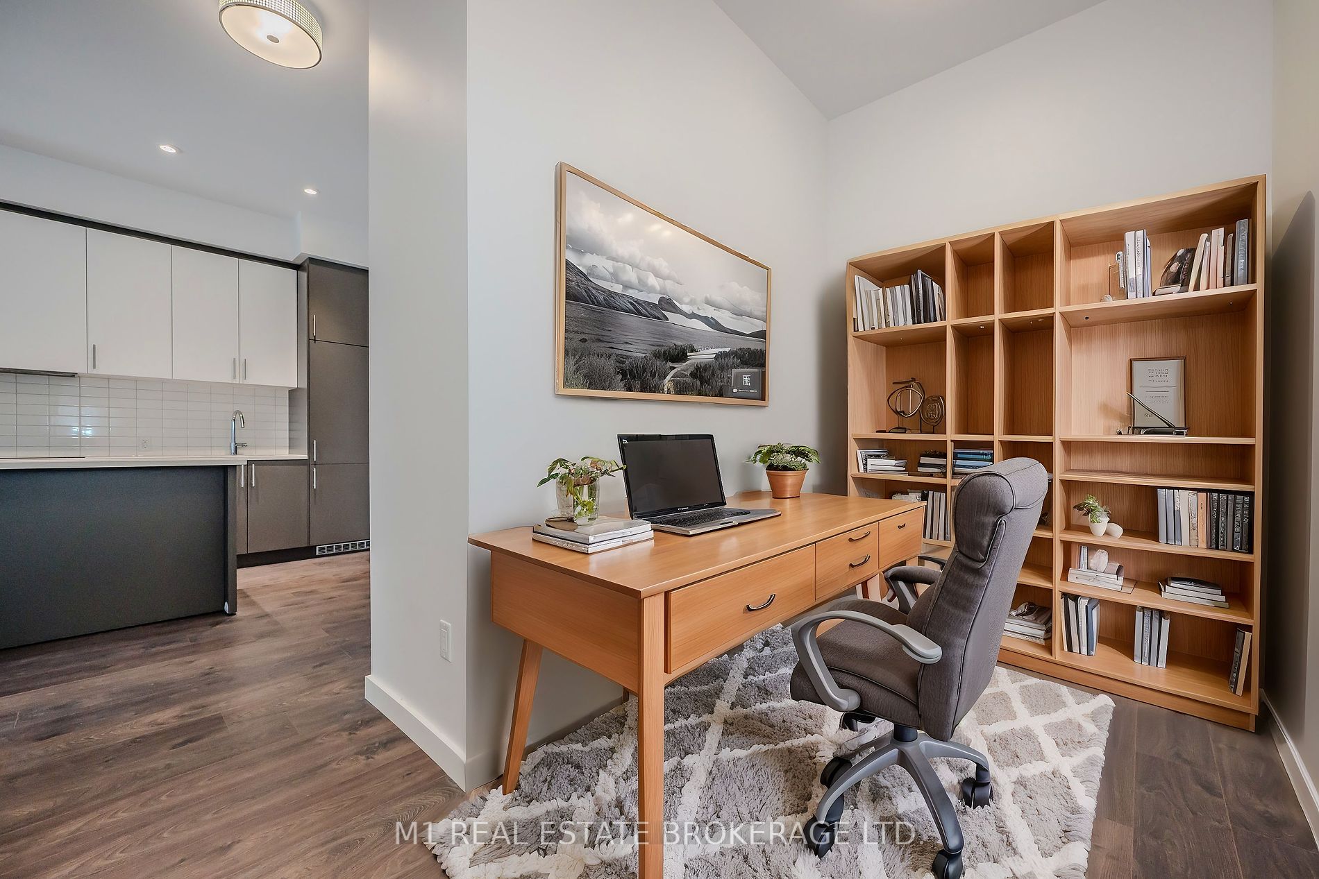 181 King St S, #1503