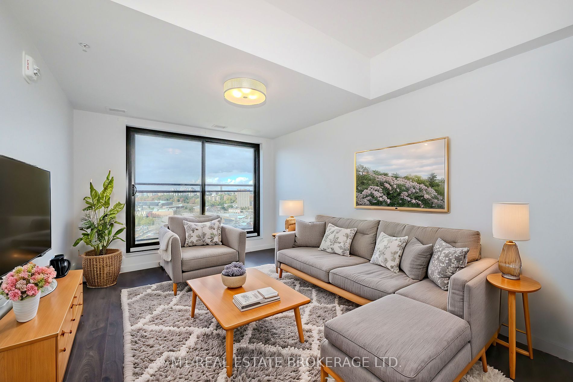 181 King St S, #1503