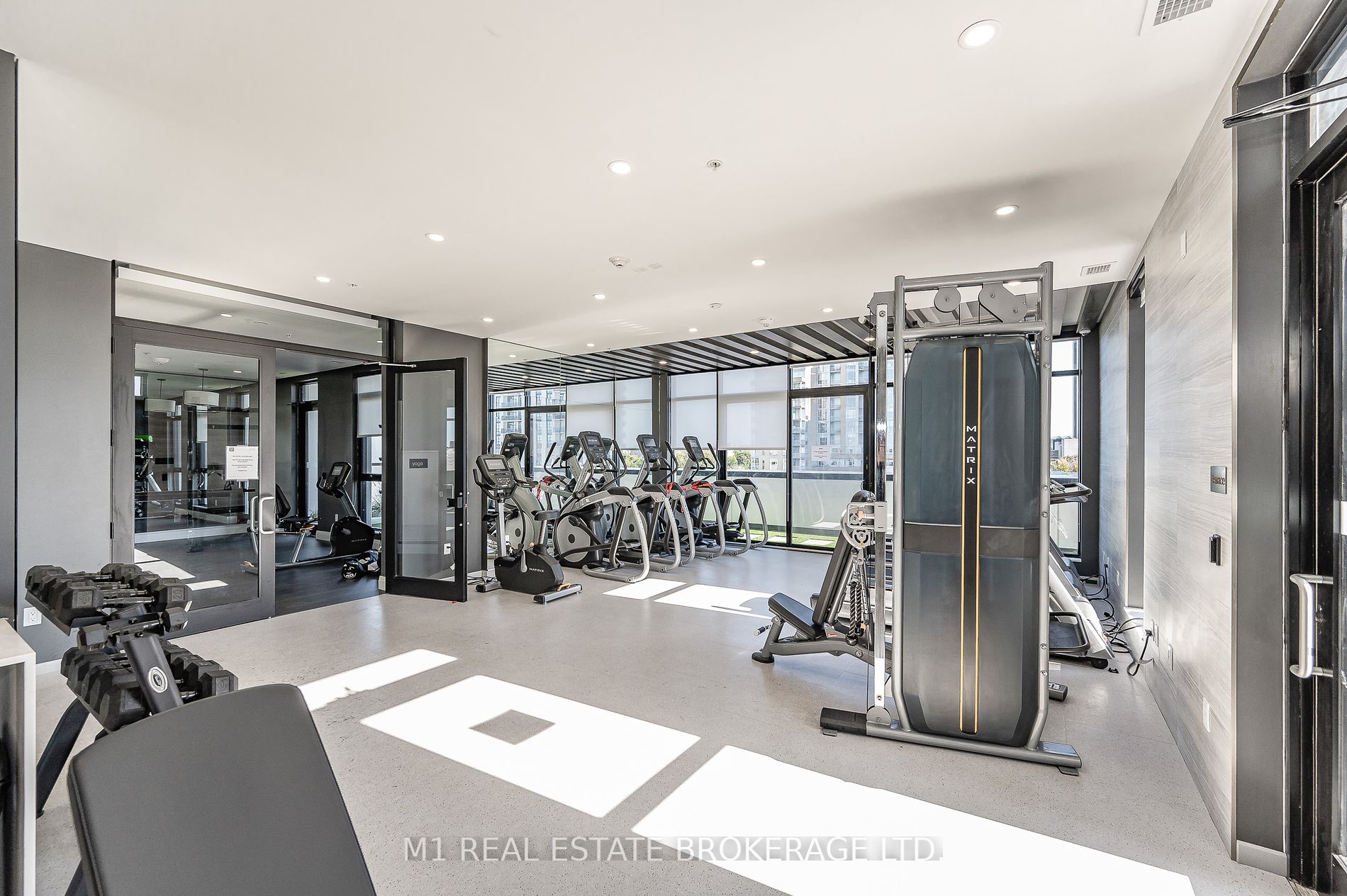 181 King St S, #1503