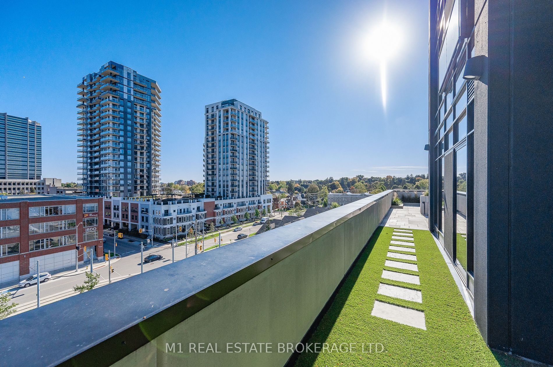 181 King St S, #1503