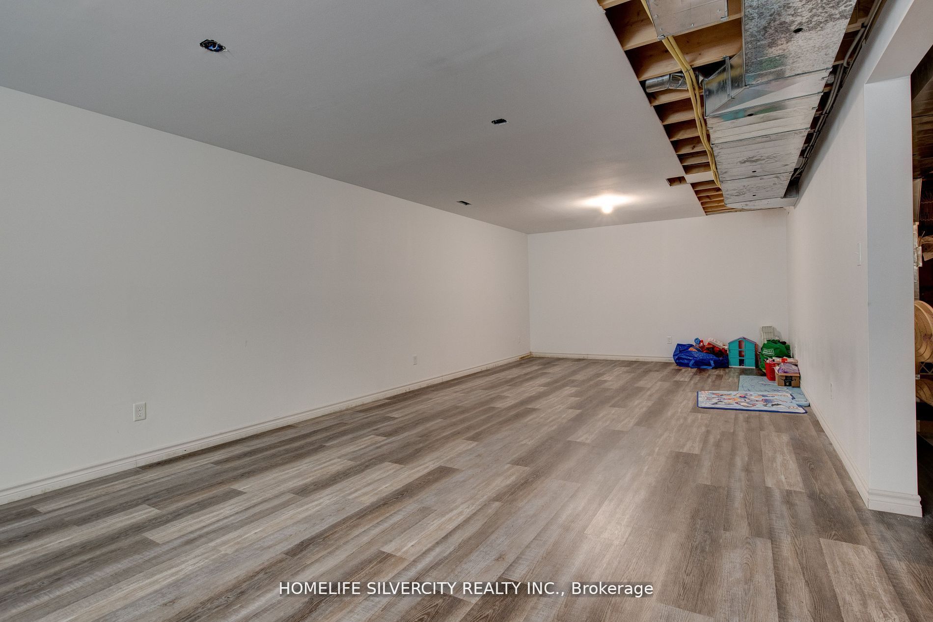 505 Lakeview Dr
