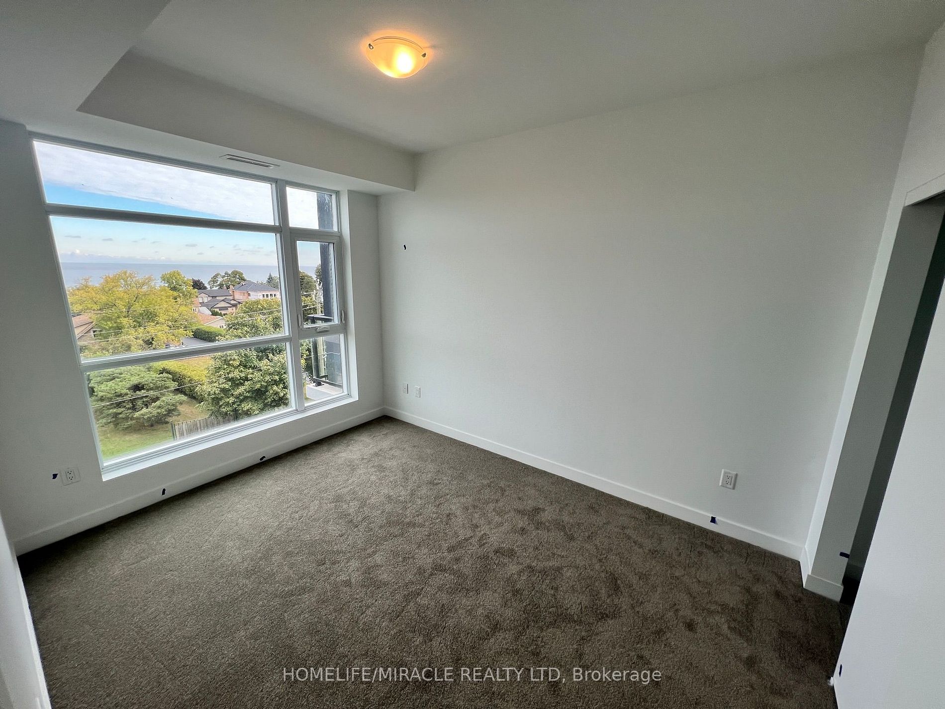 600 North Service Rd, #513