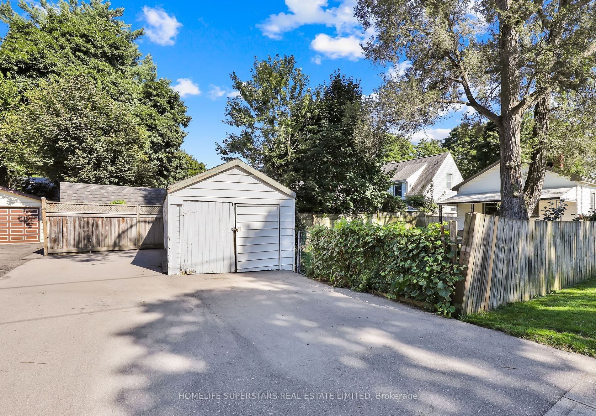 1240 Wilton Ave