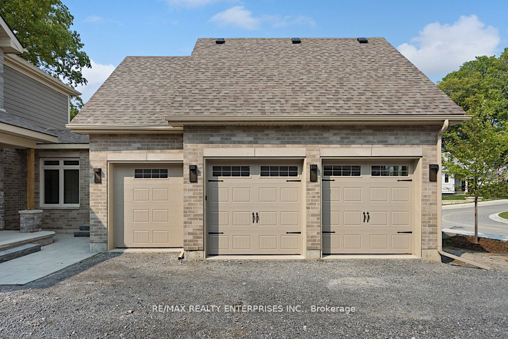 125 Villeneuve Dr