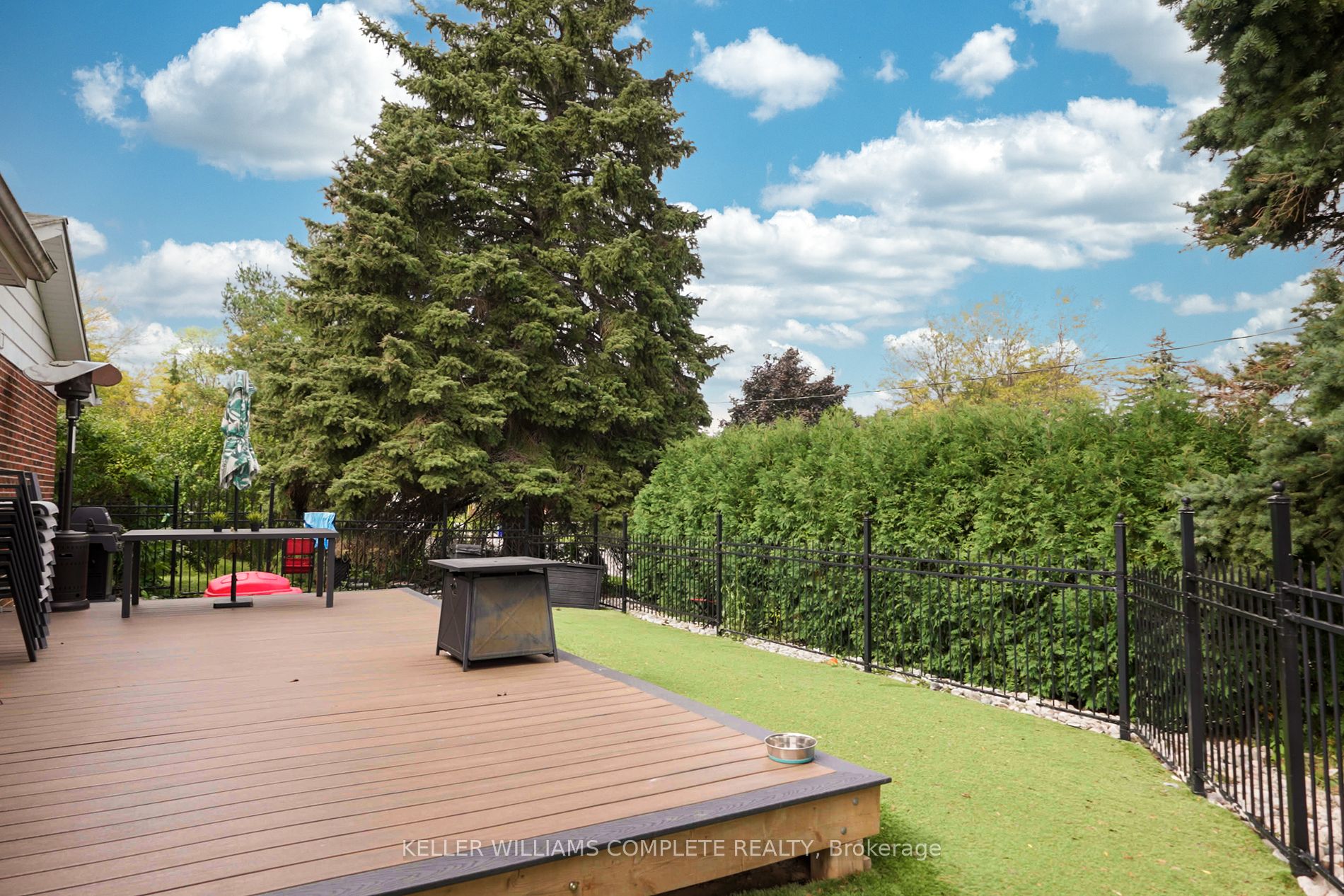 2 Brentwood Rd