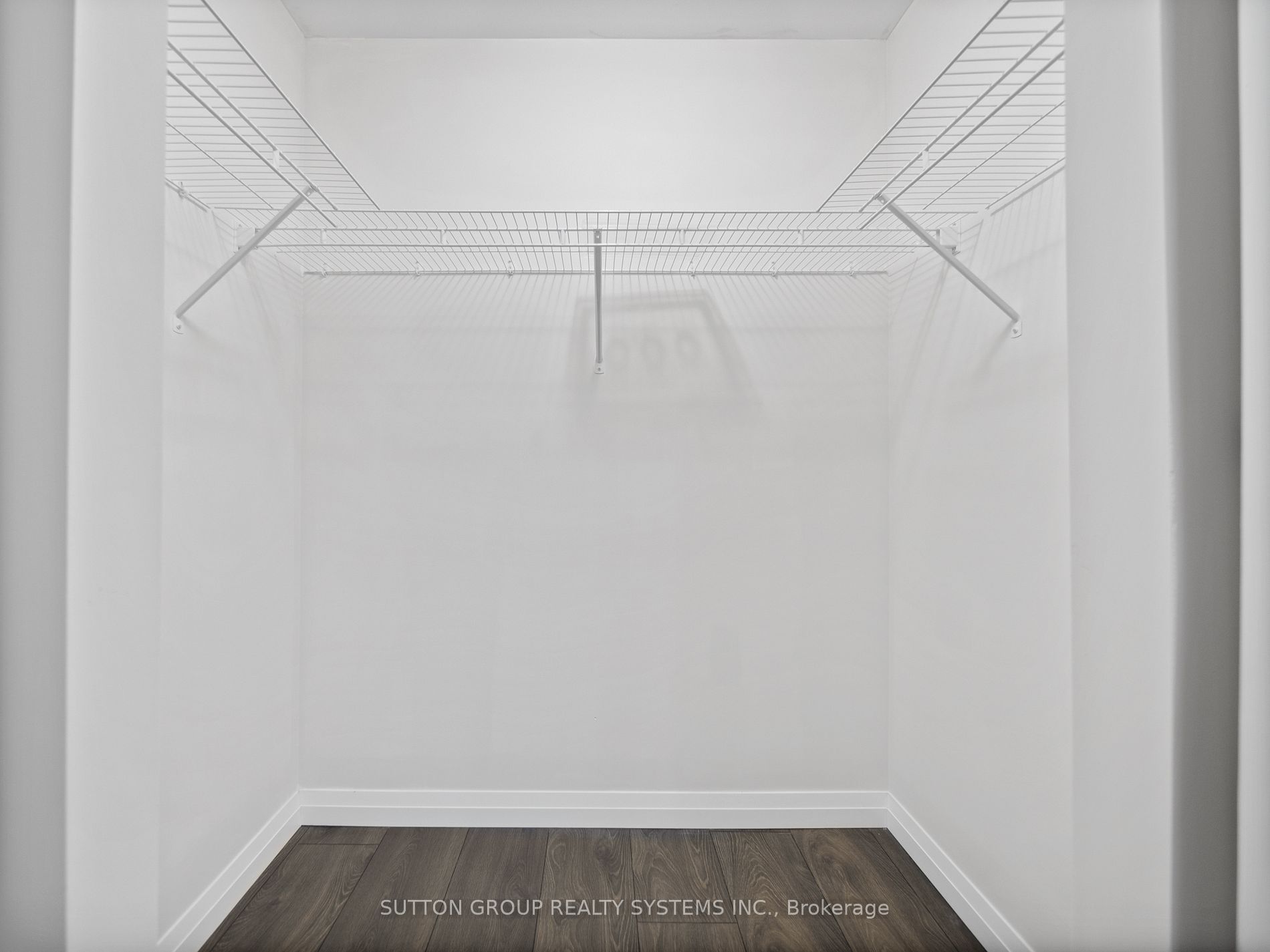 108 Garment St, #404