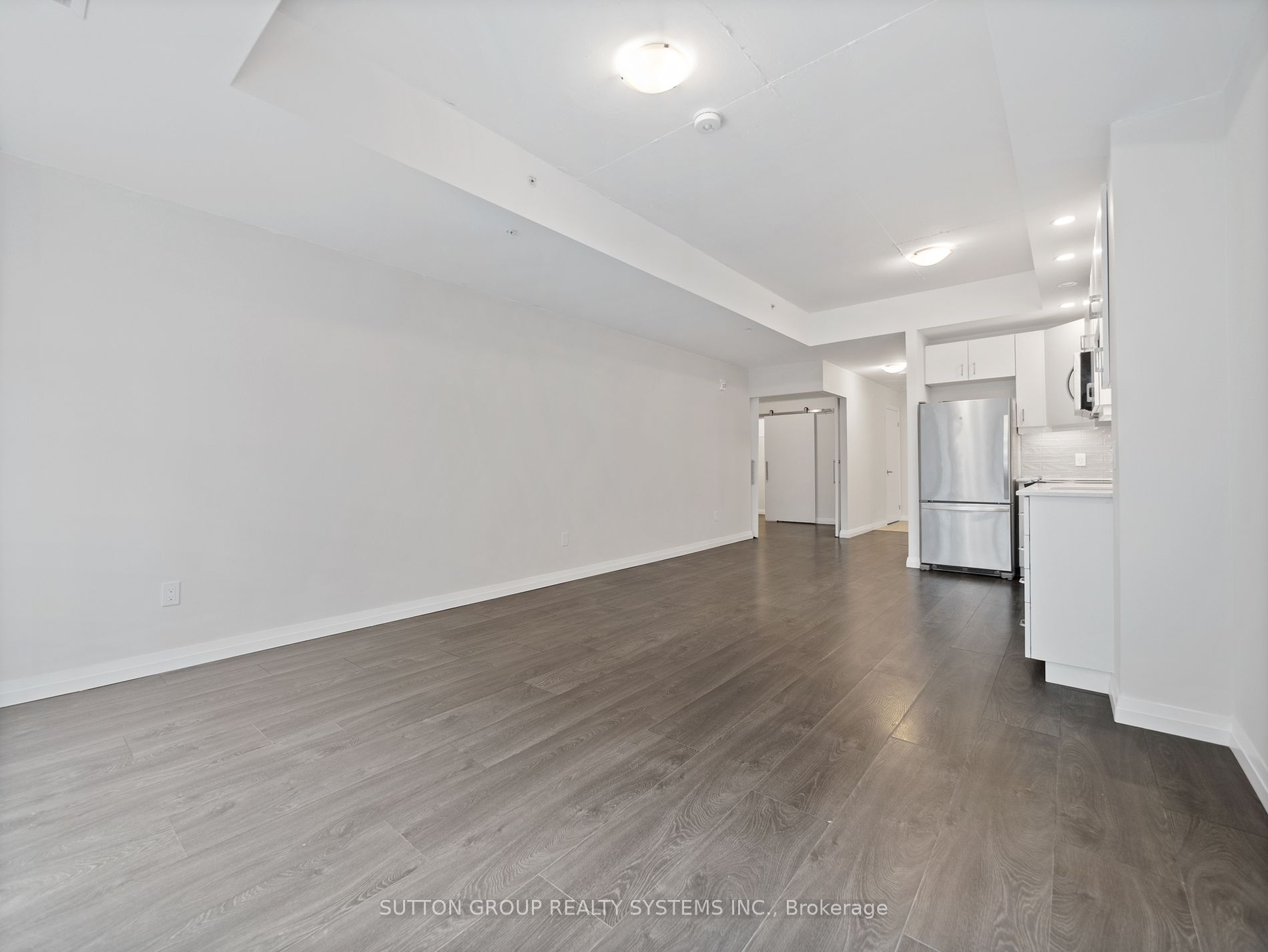 108 Garment St, #404