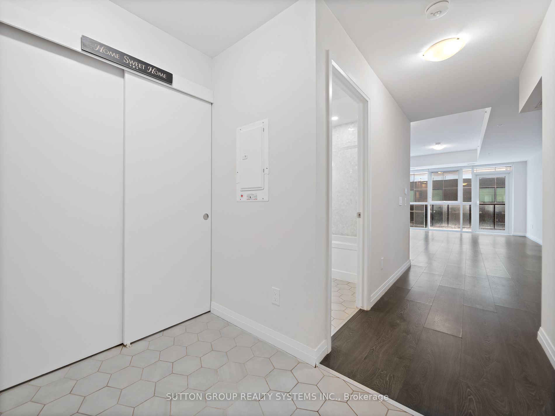 108 Garment St, #404