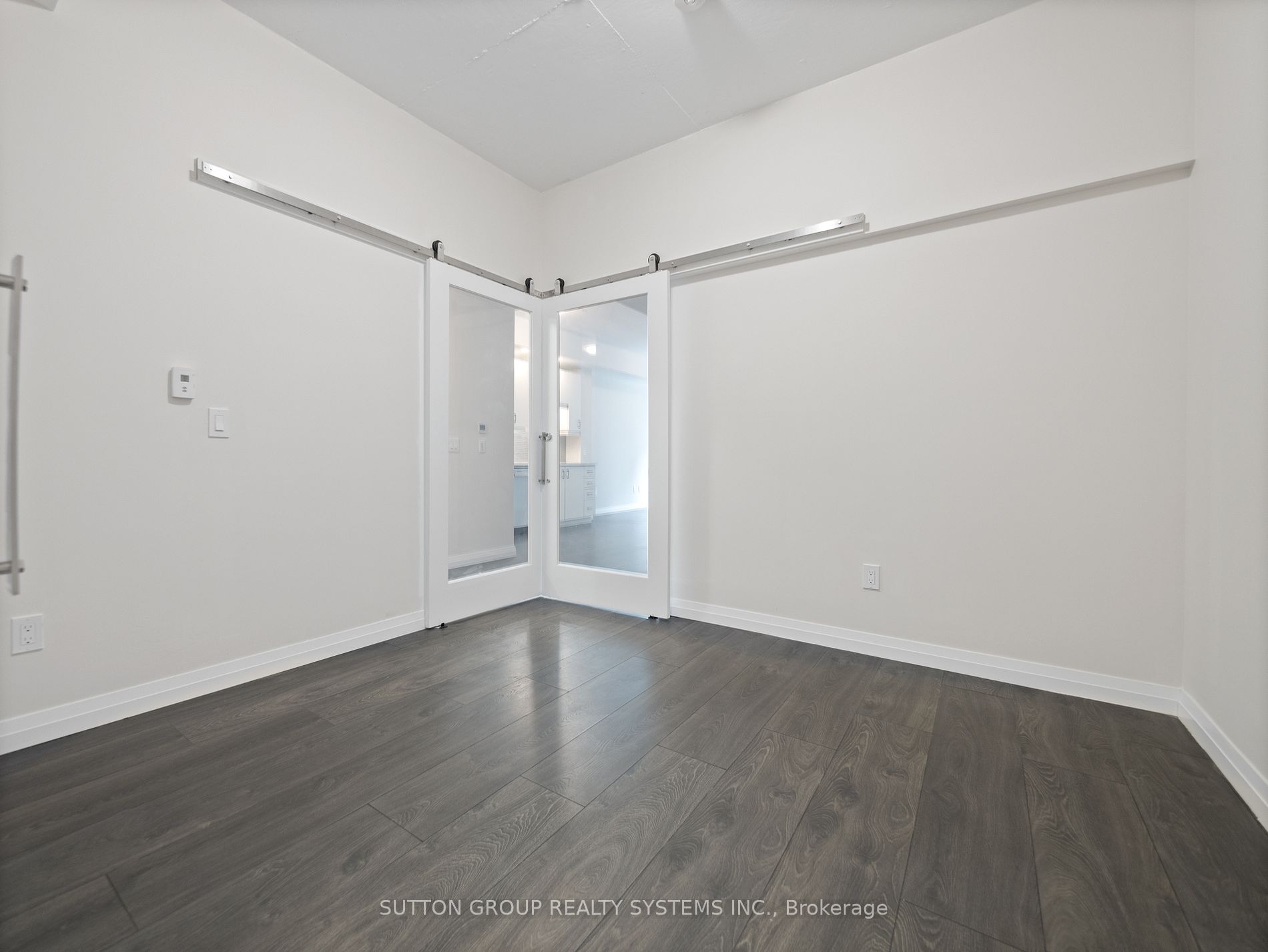 108 Garment St, #404