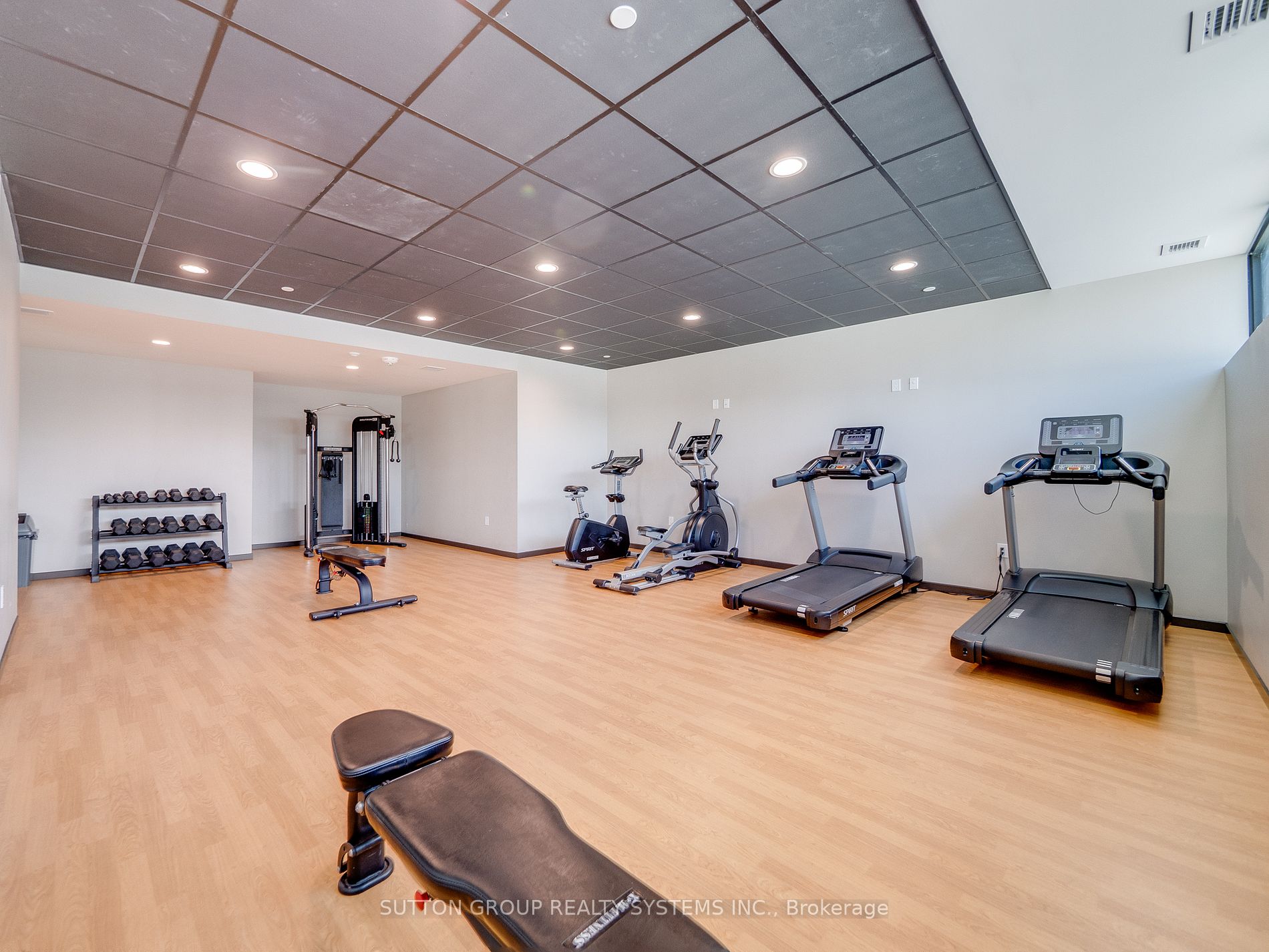 108 Garment St, #404