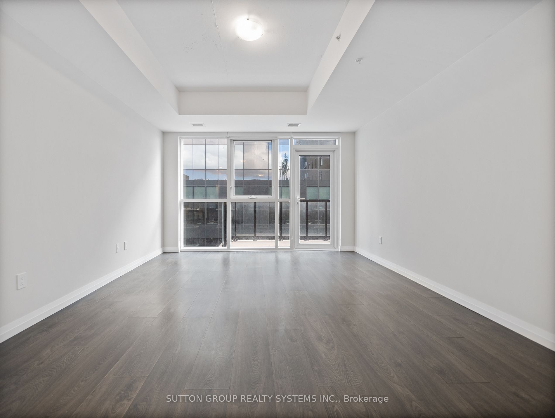 108 Garment St, #404
