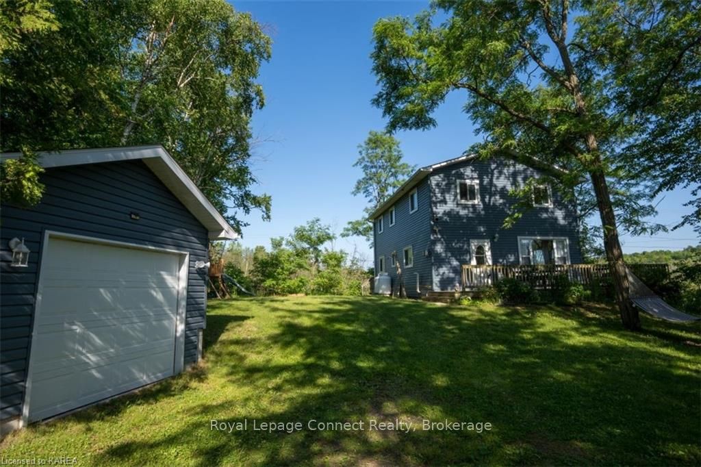 1049 JOHNSTON Rd