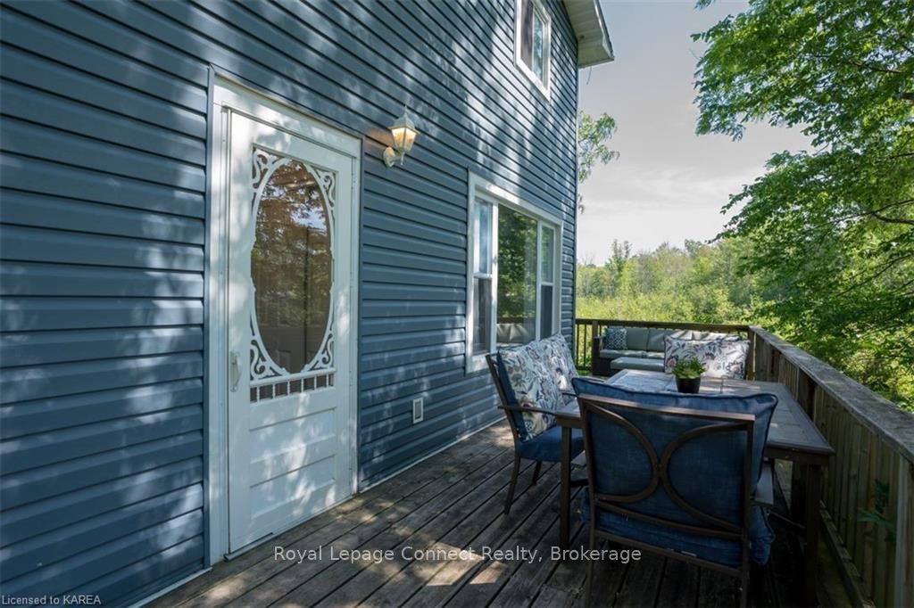 1049 JOHNSTON Rd