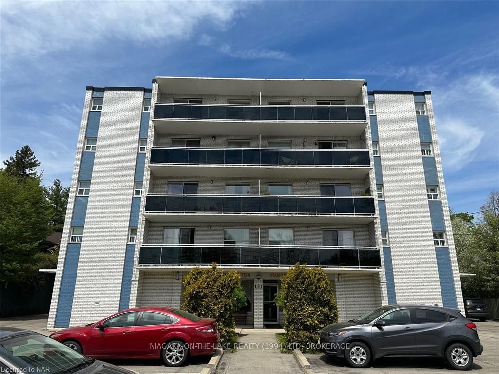 101 KING Street E