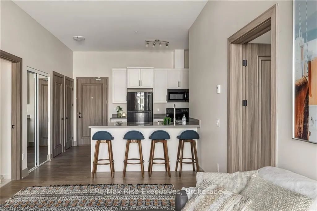 820 GARDINERS Rd, #519
