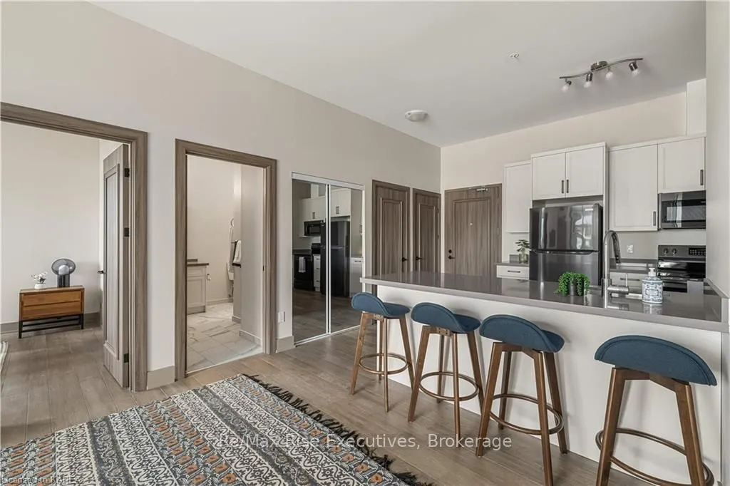 820 GARDINERS Rd, #519
