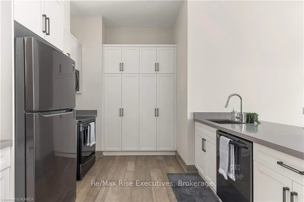 820 GARDINERS Rd, #519