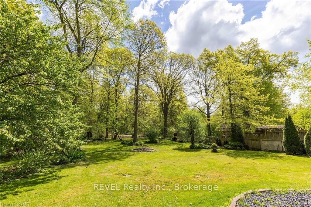92 THOROLD Ave