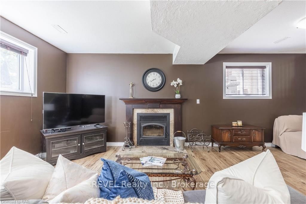 92 THOROLD Ave