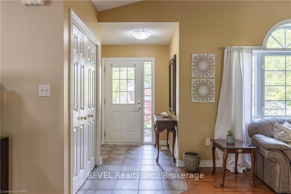 92 THOROLD Ave