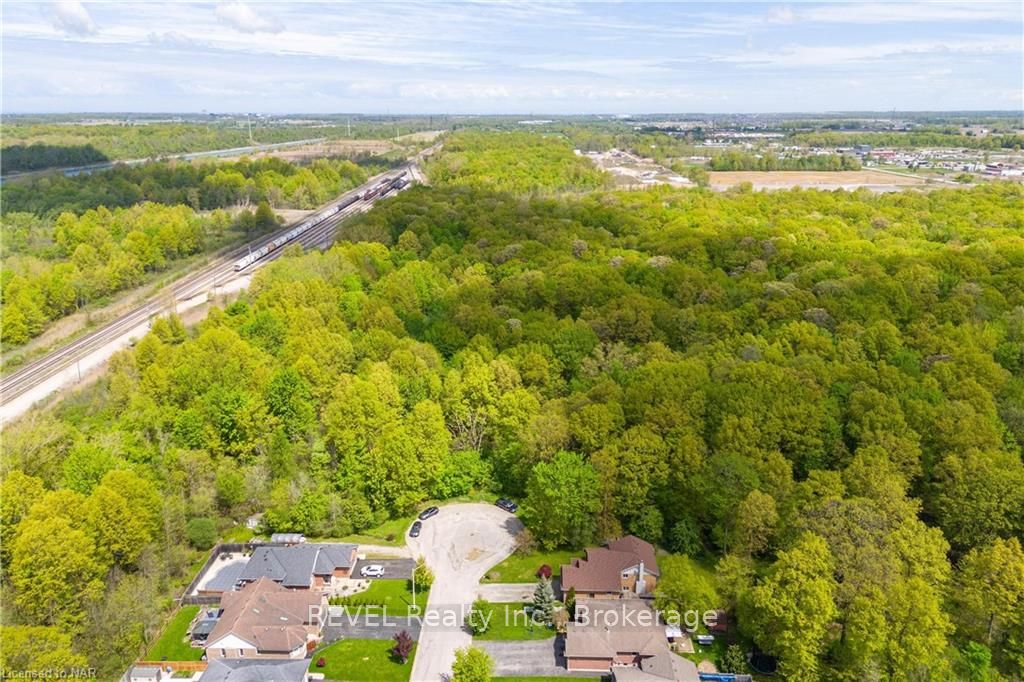 92 THOROLD Ave