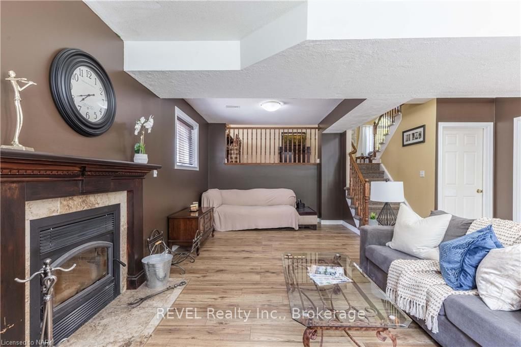 92 THOROLD Ave