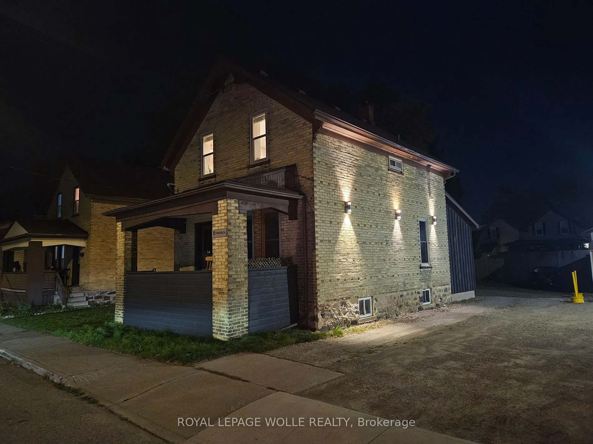 45 Princess St E