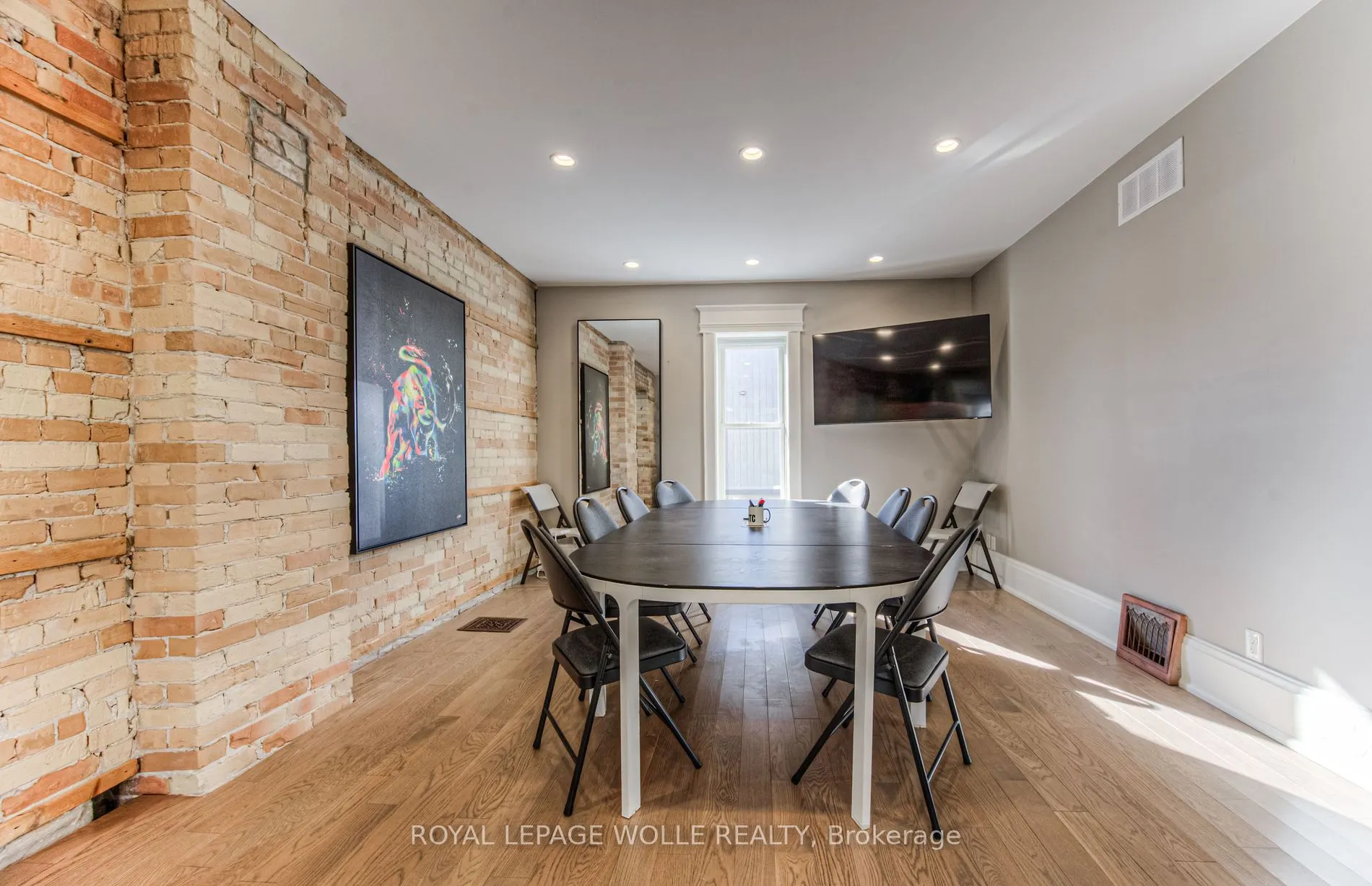 45 Princess St E