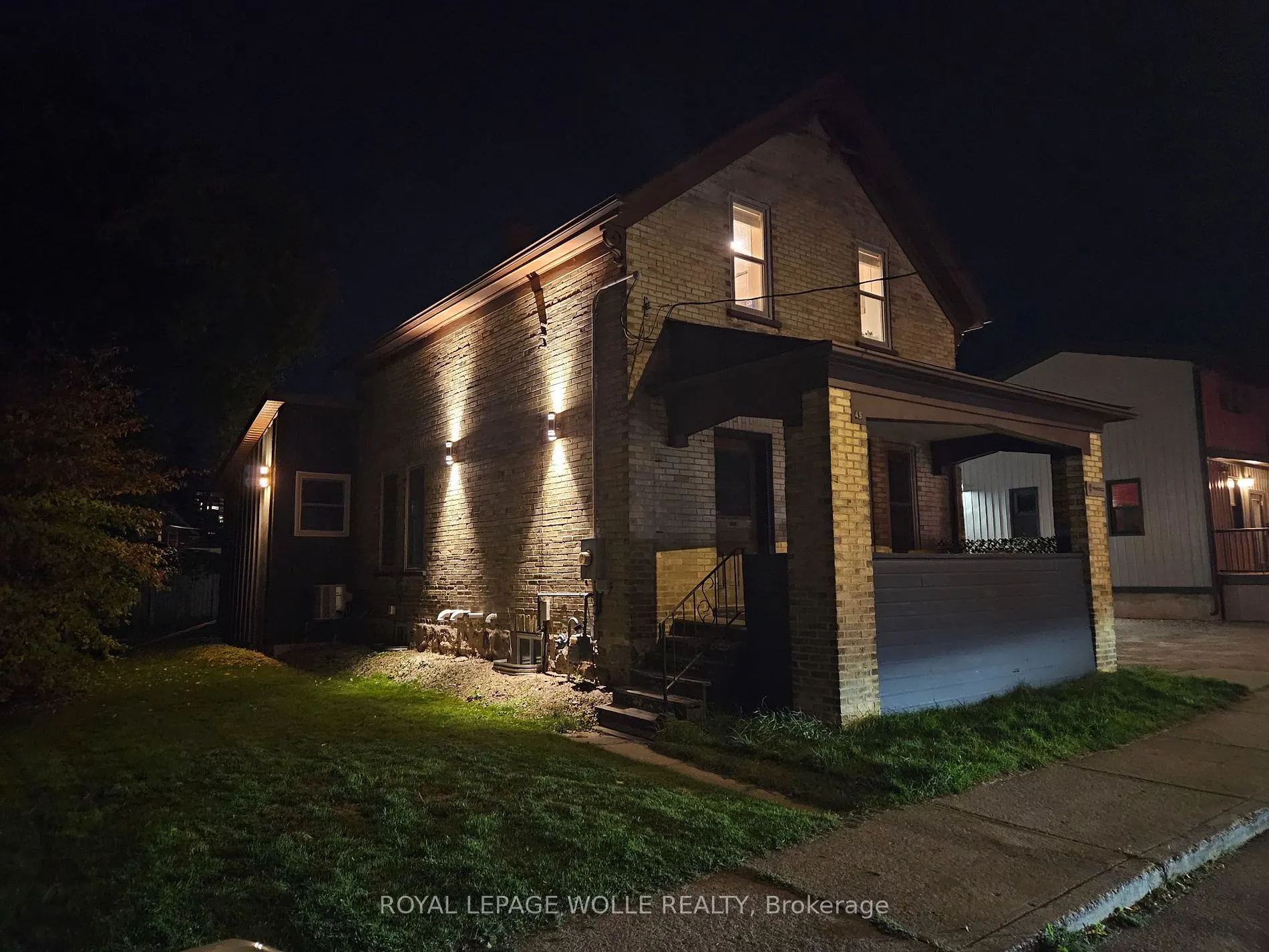 45 Princess St E